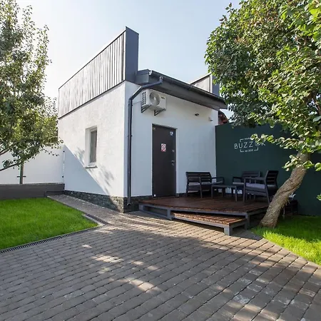 Chalet Mini Buzzok *